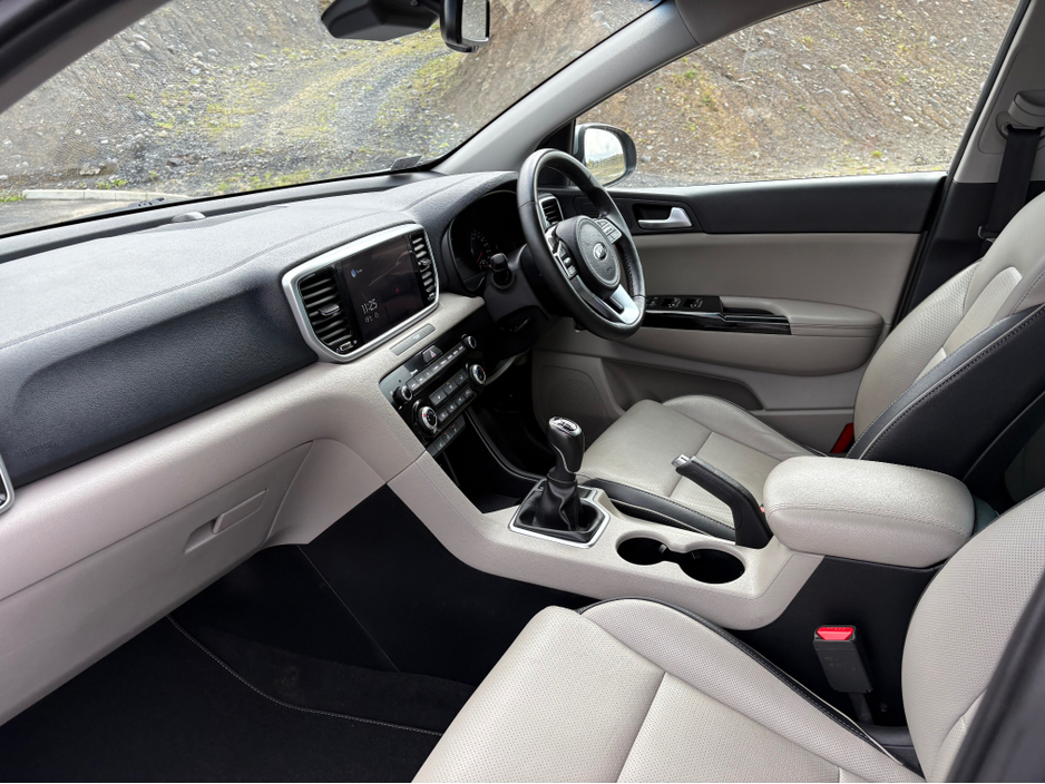 2021 Kia Sportage - image 15