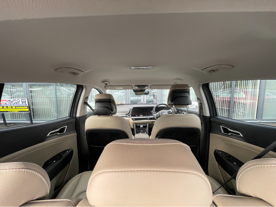 2022 Kia Sportage - image 7