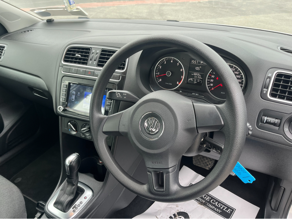 2011 Volkswagen Polo - image 8