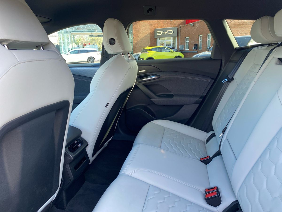 2025 Audi A6 - image 13