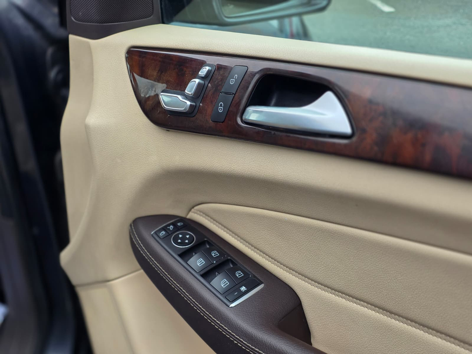 2016 Mercedes-Benz G Class - image 11