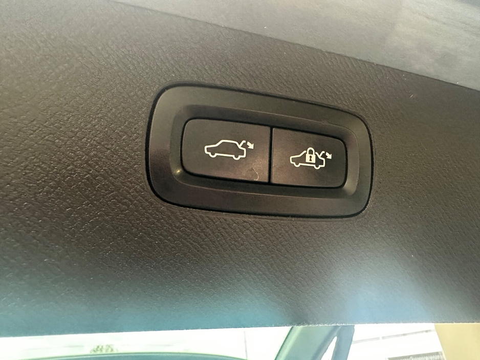 2017 Volvo XC90 D5 (235hp) AWD Momentum Geartronic