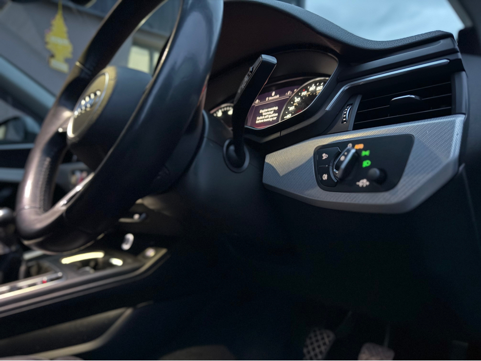 2018 Audi A4 - image 5