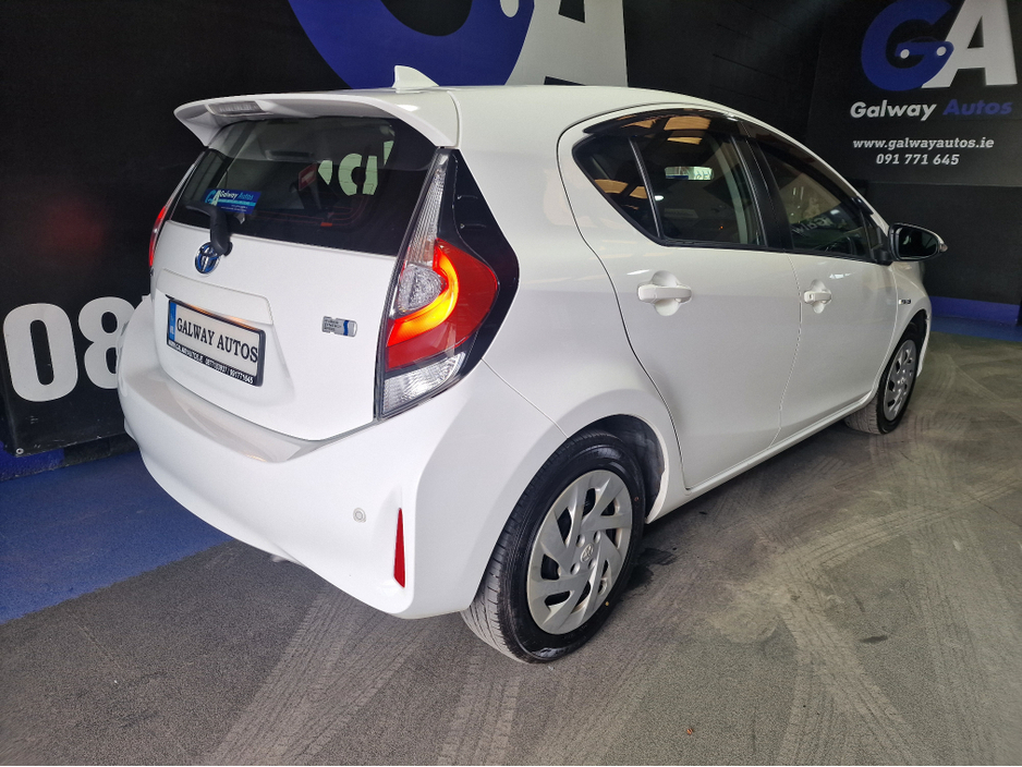 2018 Toyota Aqua - image 9