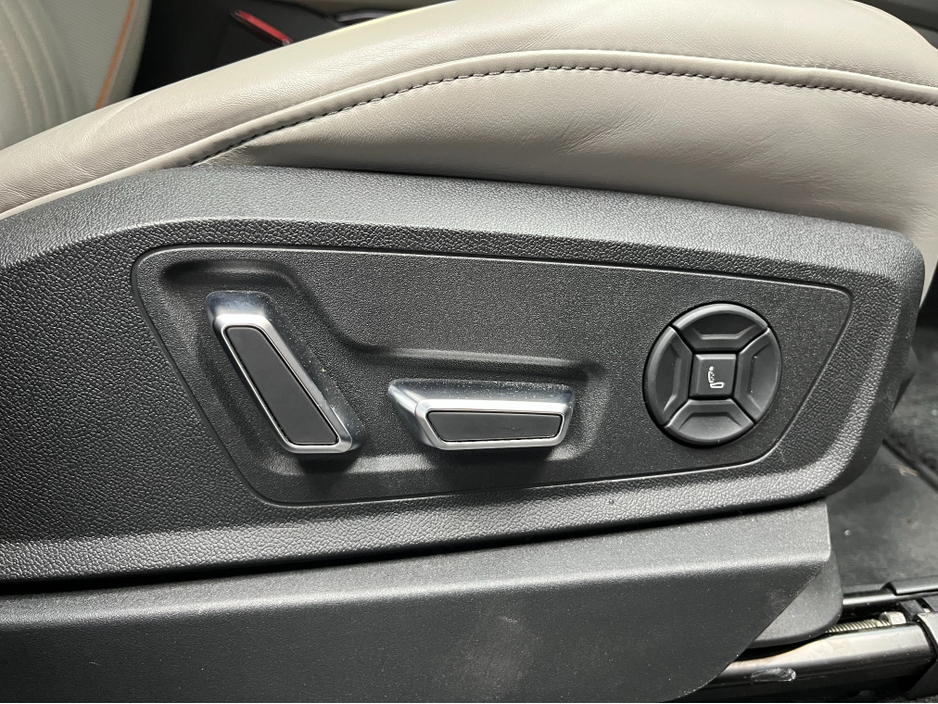 2021 Audi e-tron - image 11