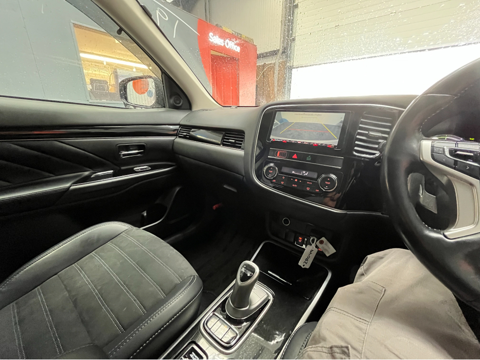 2019 Mitsubishi Outlander €21950 2019 MITSUBISHI OUTLANDER PHEV ED 2.4 AUTOMATIC / CRUISE CONTROL / REVERSE CAMERA / ELECTRIC HEATED SEATS / HEATED STEERING WHEEL €21,950