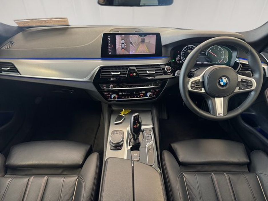 2020 BMW 5 Series - image 15