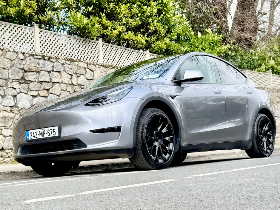 2024 Tesla Model Y - image 2