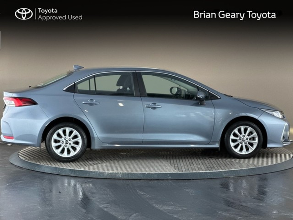 2022 Toyota Corolla HYBRID LUNA SALOON €26,950