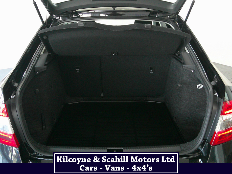 2020 Skoda Octavia - image 21