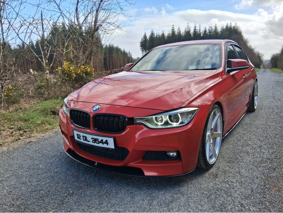 2012 BMW 3 Series - image 3