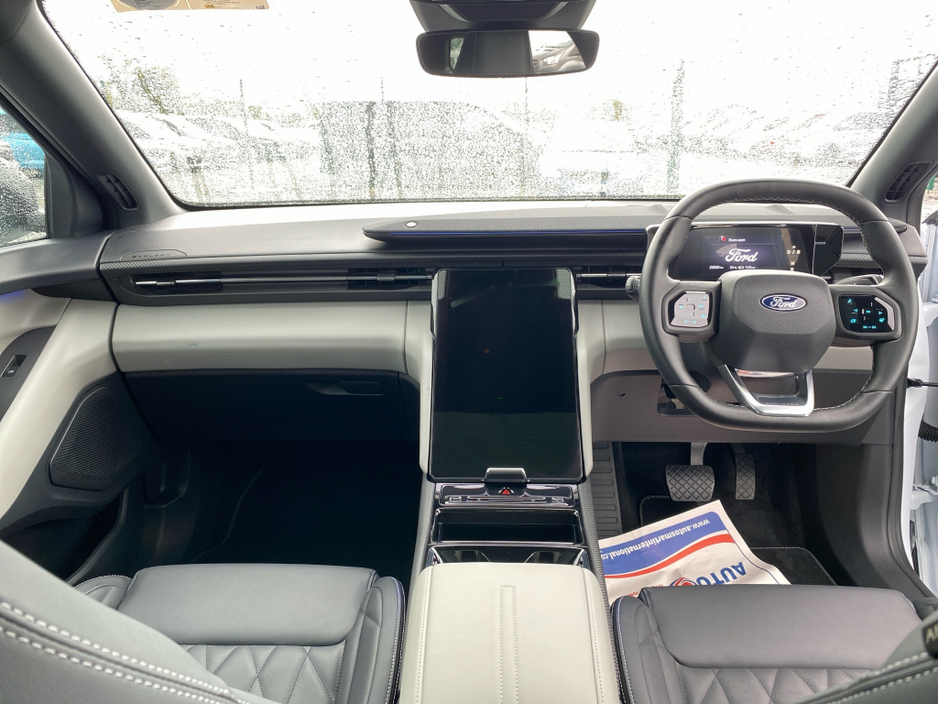 2025 Ford Explorer - image 10