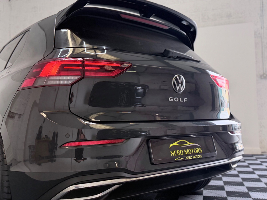 2021 Volkswagen Golf - image 9
