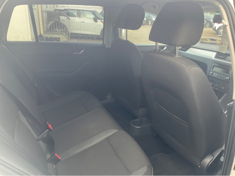 2014 Skoda Rapid - image 5