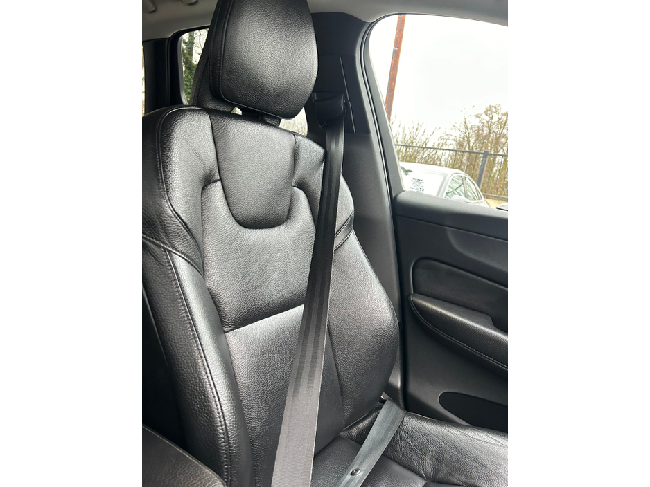 2020 Volvo XC60  €28,850