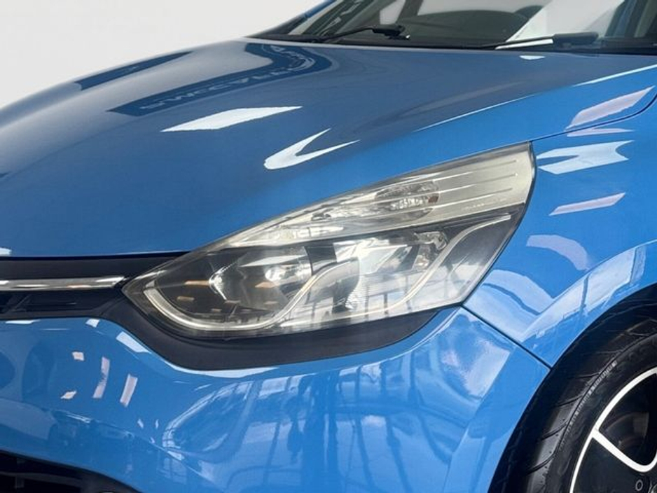 2015 Renault Clio - image 9