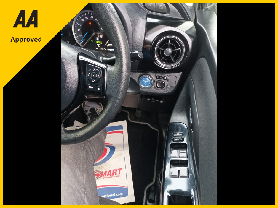 2019 Toyota Yaris 1.5 PETROL HYBRID AUTOMATIC ONLY 53,817kms JUST FULLY SERVICED INCLUDING 4 NEW TYRES 2 YEARS NCT 1 YEAR ROAD TAX HIGH SPEC CAR REVERSE CAMERA LARGE TOUCHSCREEN MULTIMEDIA SYSTEM PARKING SENSORS €17,949