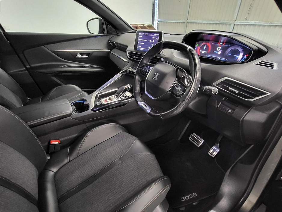 2019 Peugeot 3008 - image 6