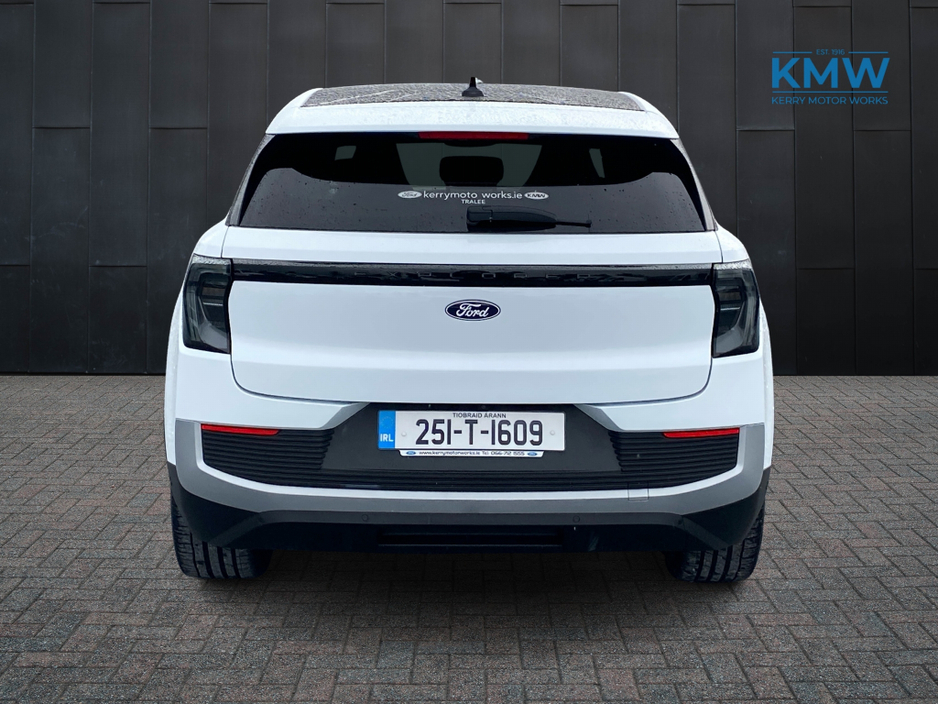 2025 Ford Explorer - image 5