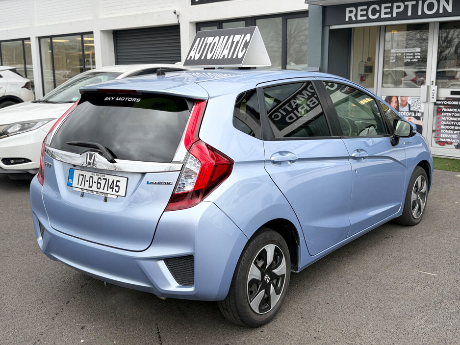 2017 Honda Fit - image 7