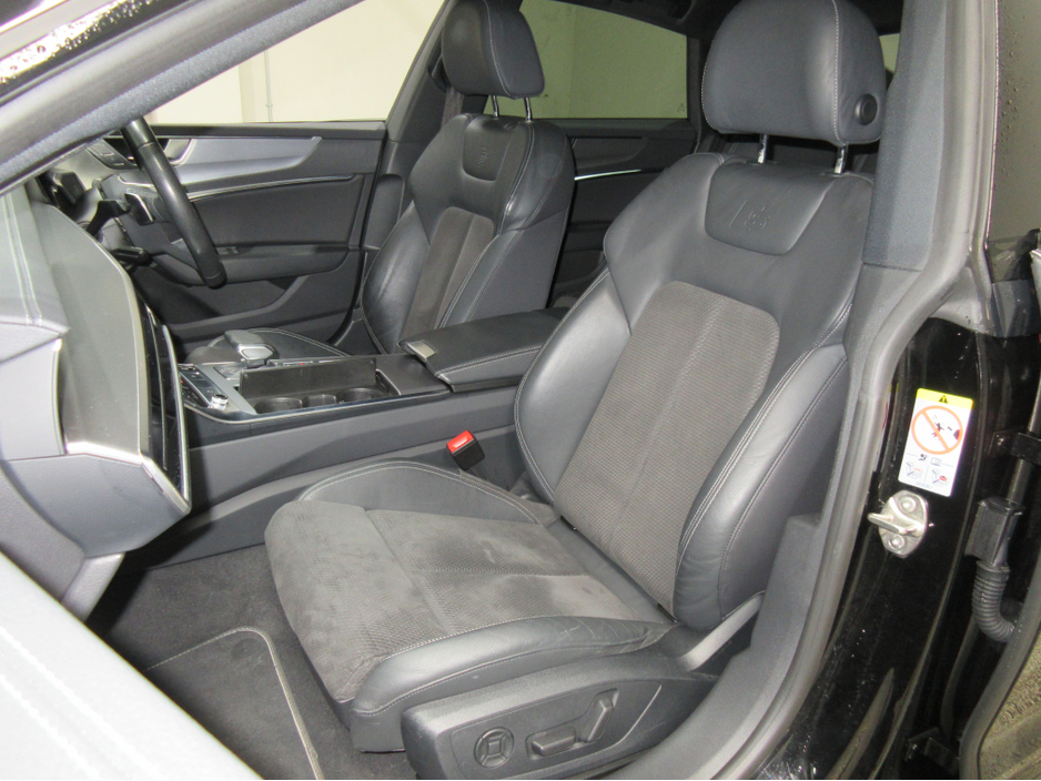 2021 Audi A7 - image 12