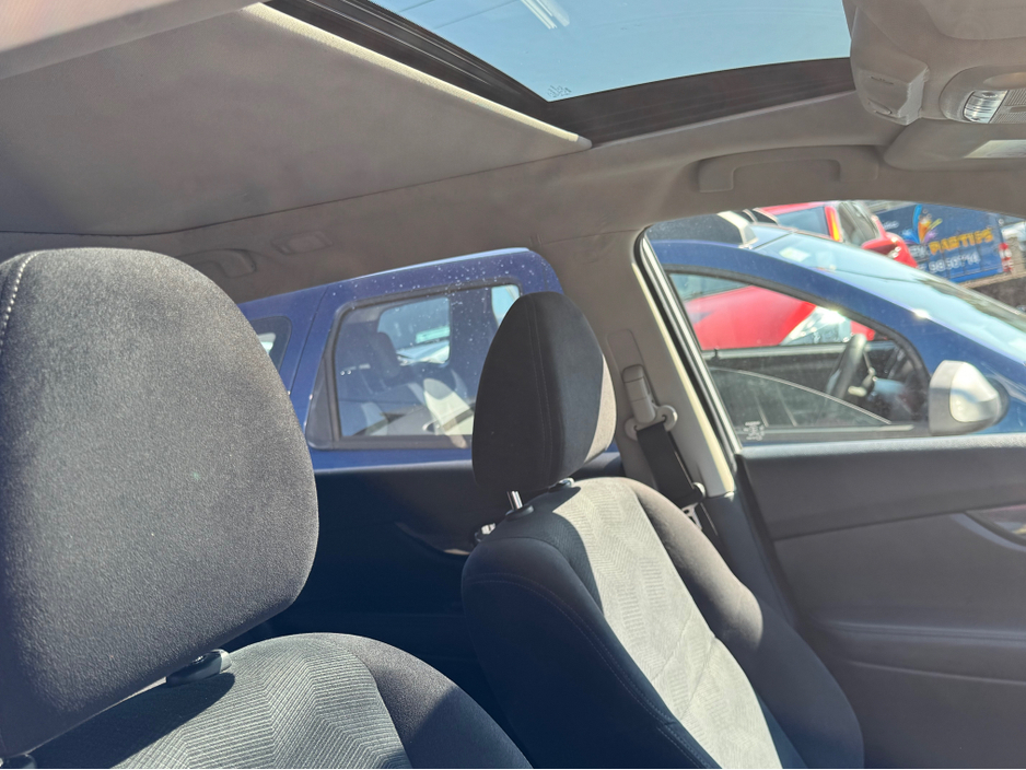 2016 Nissan X-Trail - image 4