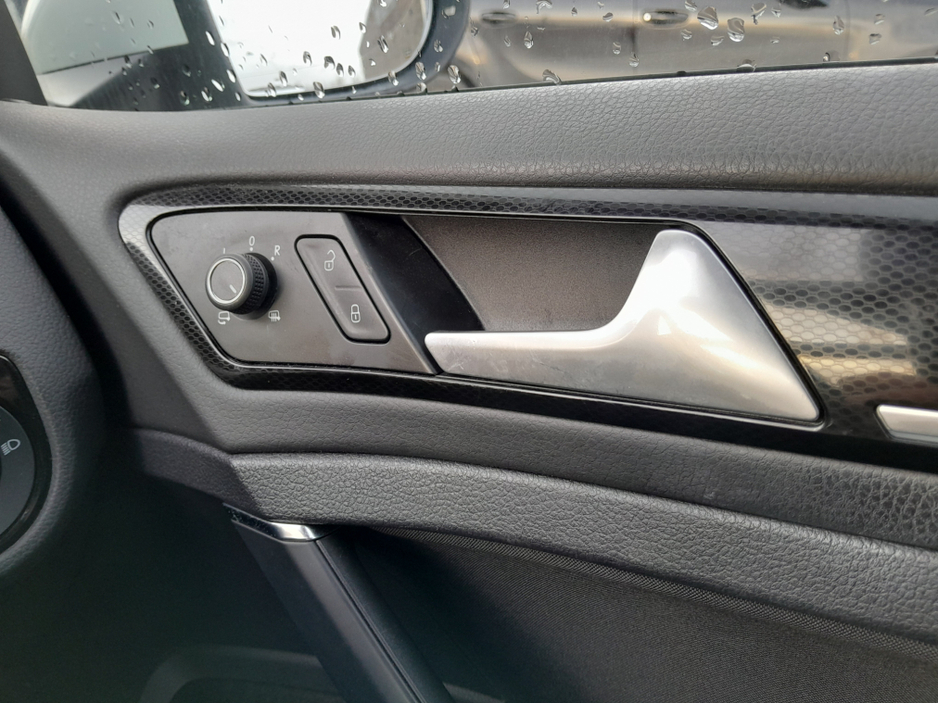 2015 Volkswagen Golf 1.4 Highline €13,950