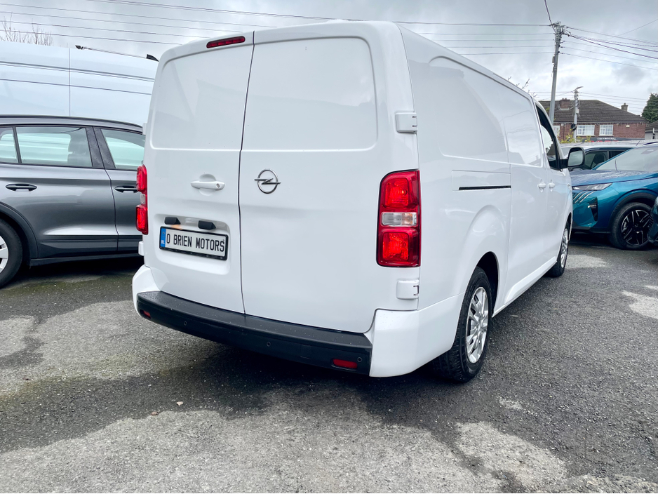 2022 Opel Vivaro - image 19