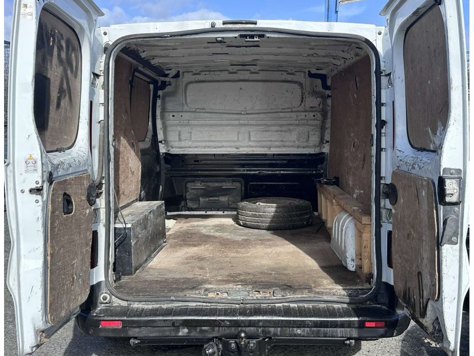 2016 Renault Trafic - image 7