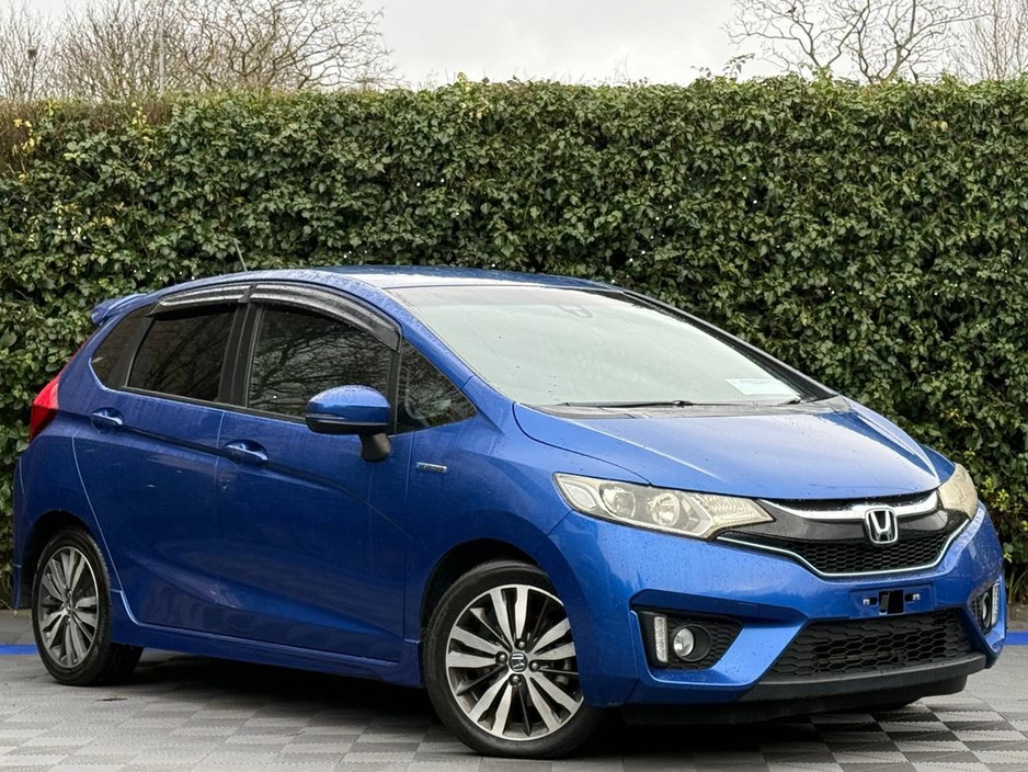 2016 Honda Fit SPORT 1.5 HYBRID // DIAMOND CUT ALLOYS // SERVICE HISTORY // PADDLE SHIFT €10,900