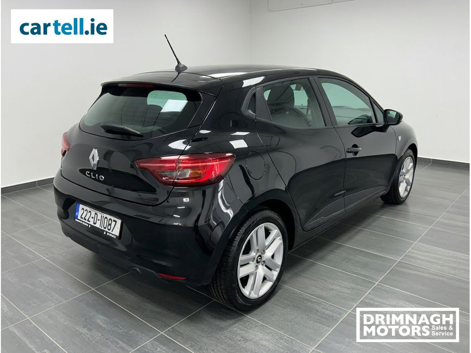 2022 Renault Clio - image 2