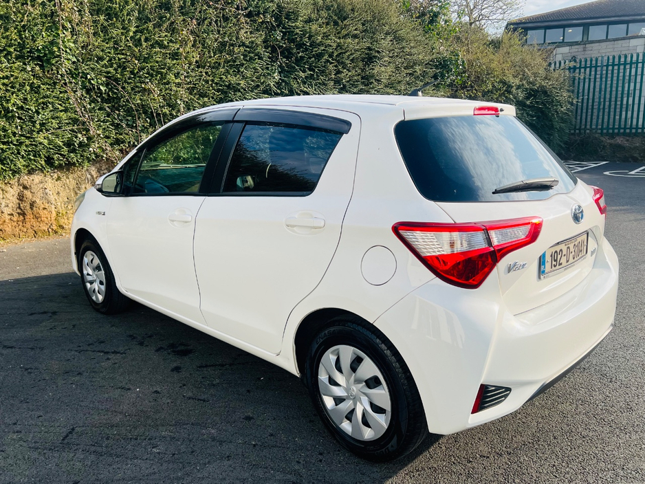 2019 Toyota Vitz - image 11