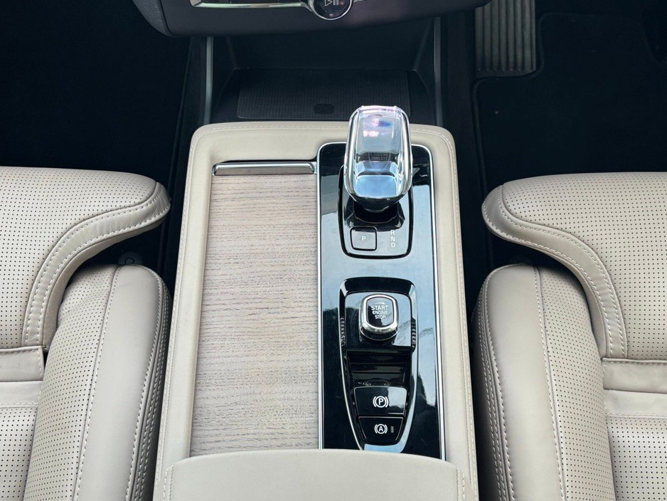 2025 Volvo XC90 T8 ULTRA BLONDE LEATHER HUGE SPEC €84,995