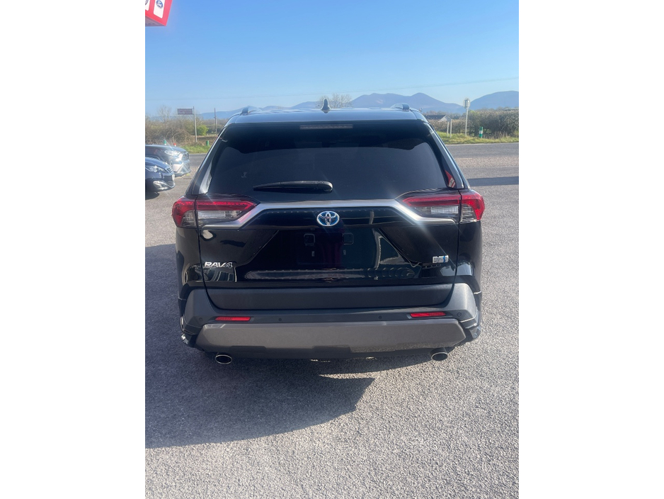 2020 Toyota Rav4 - image 6