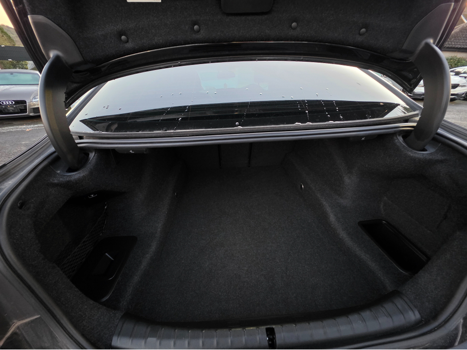 2017 BMW 5 Series ( 172 REG ) 523D LUXURY UPGRADED PACK EDITION FULL LEATHER ELECTRIC HEATED SEATS - 360 REVERCE CAMERA - PRIVACY GLASS €24,950