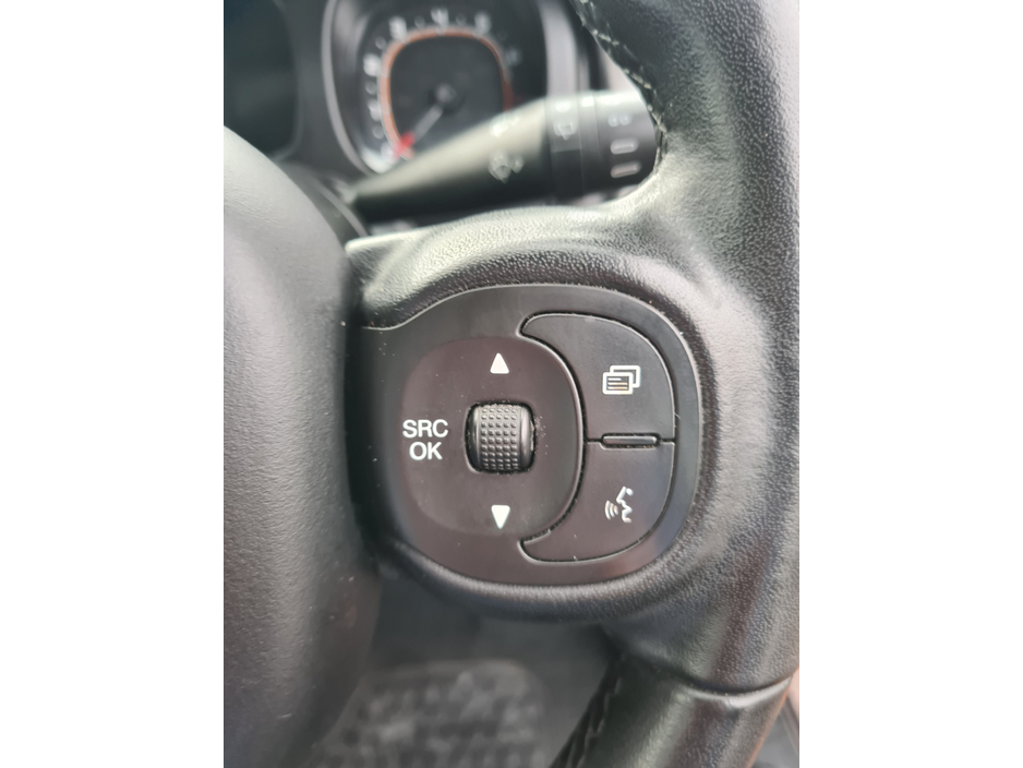 2017 Fiat Panda - image 9