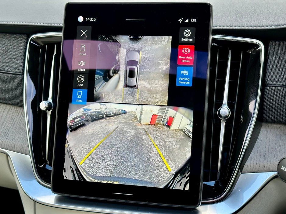 2025 Volvo XC90 - image 21