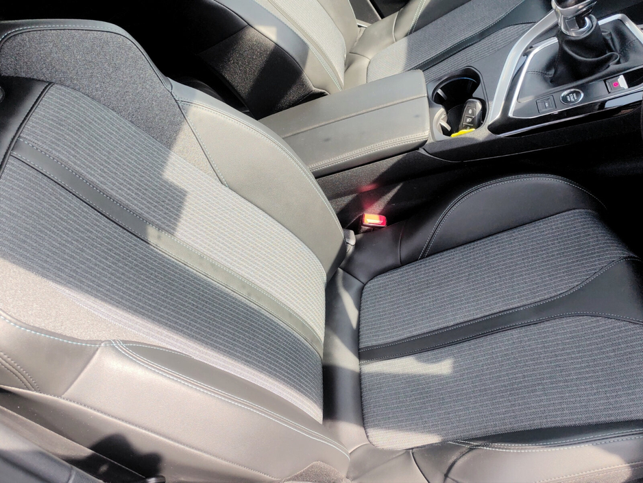 2021 Peugeot 3008 - image 16