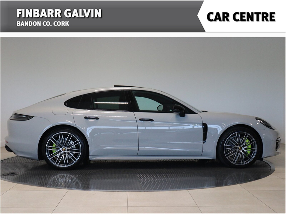 2023 Porsche Panamera - image 8