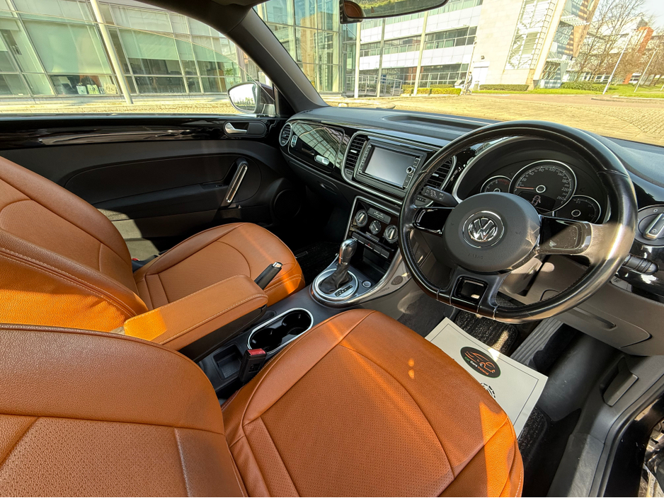 2017 Volkswagen Beetle - image 10