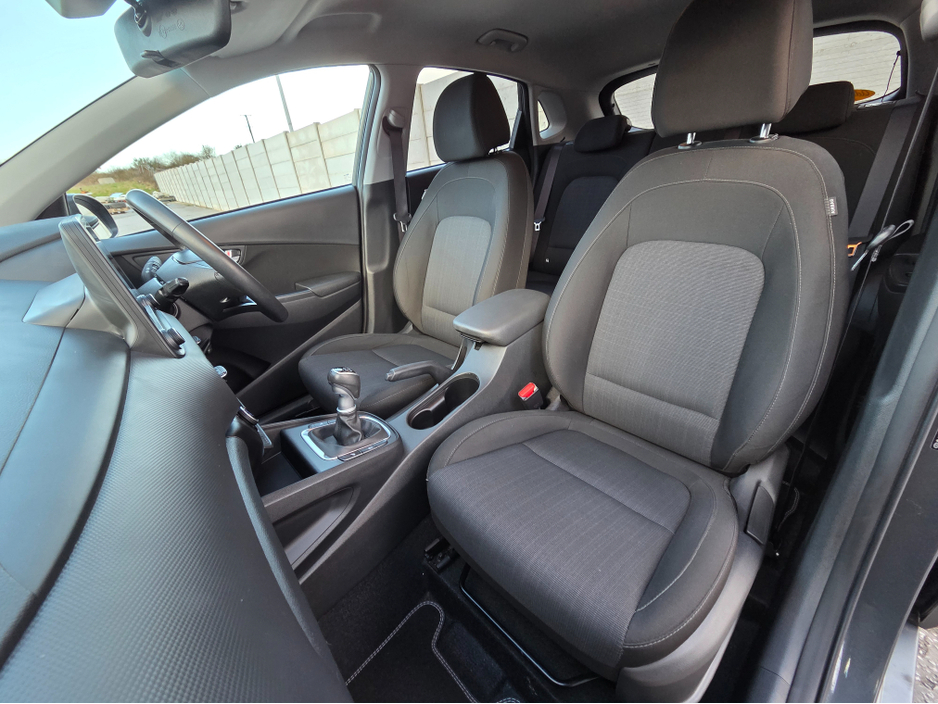 2022 Hyundai Kona - image 17