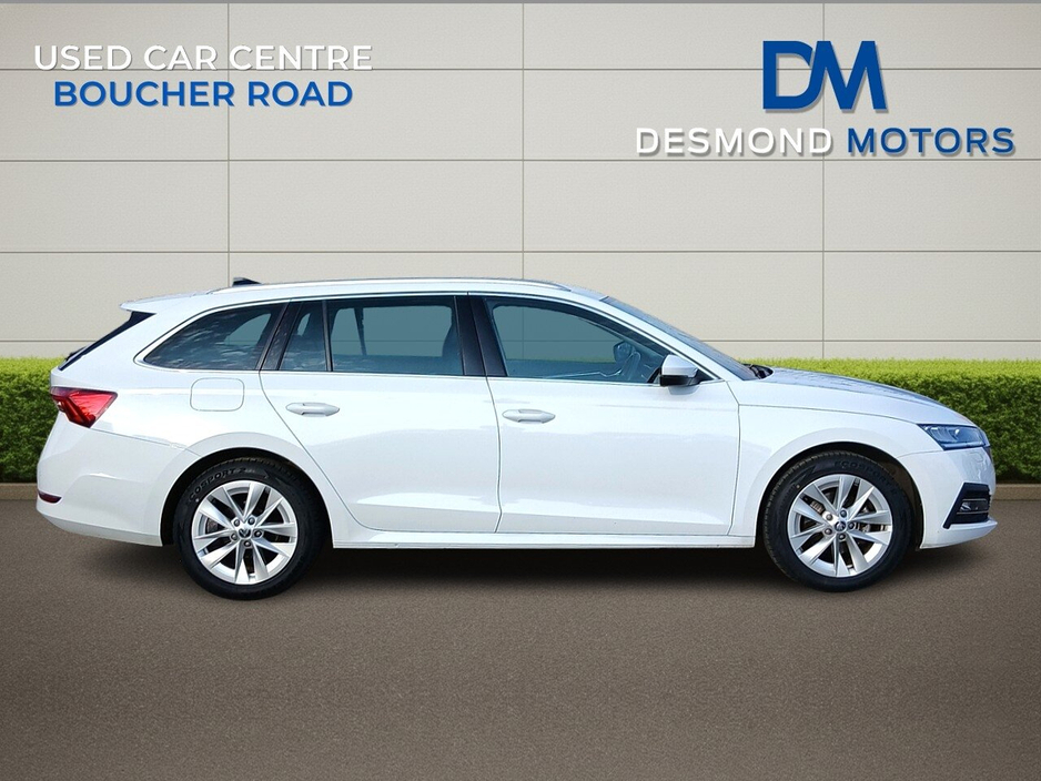 2023 Skoda Octavia - image 2