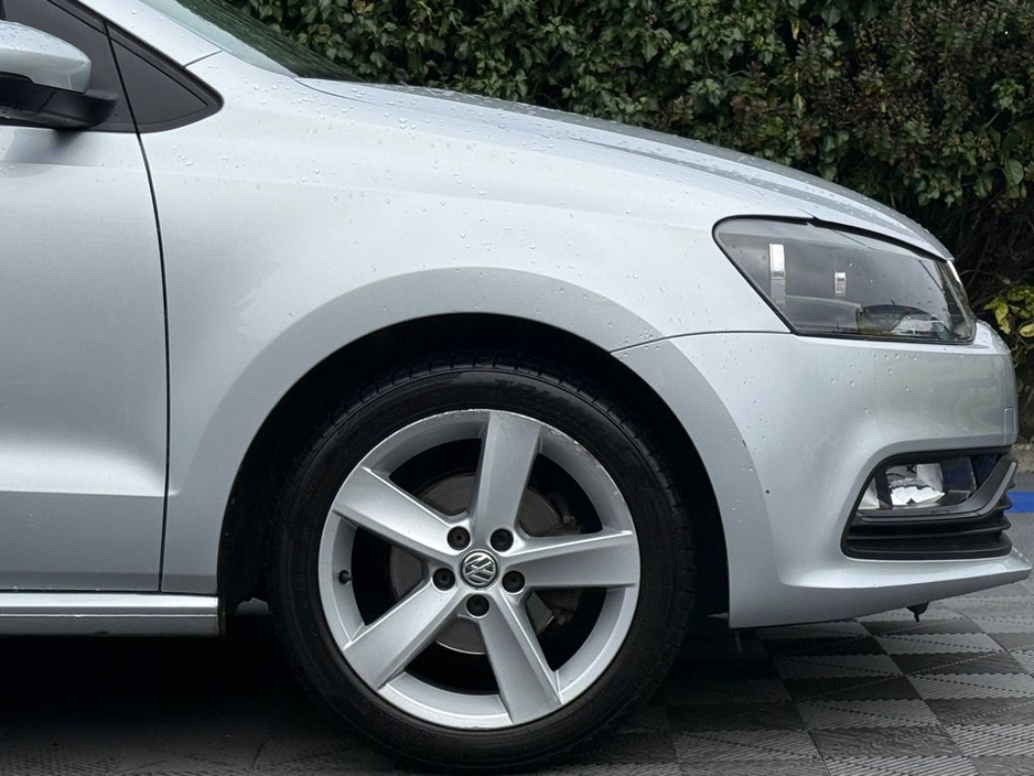 2017 Volkswagen Polo - image 10