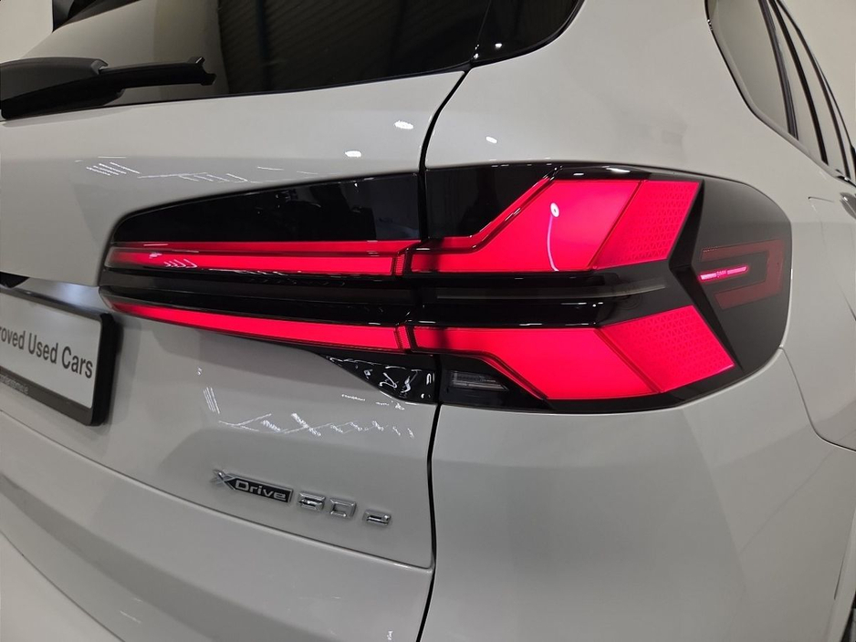 2025 BMW X5 - image 20