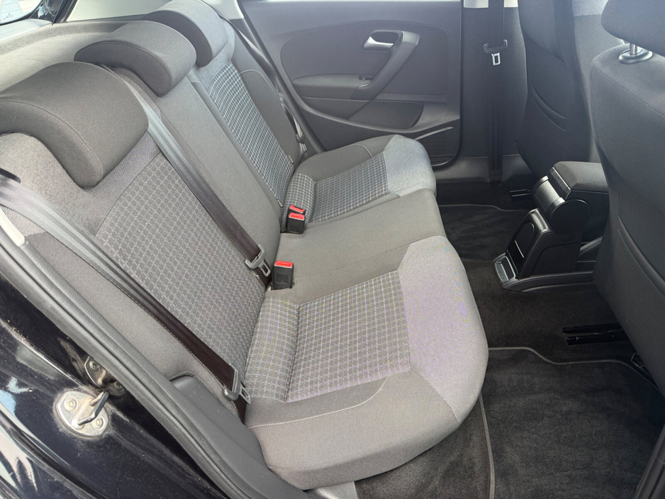 2016 Volkswagen Polo - image 25