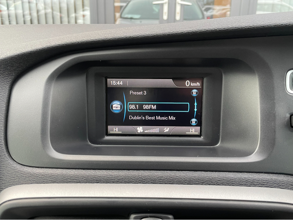 2014 Volvo V40 D2 SE 5DR €8,250