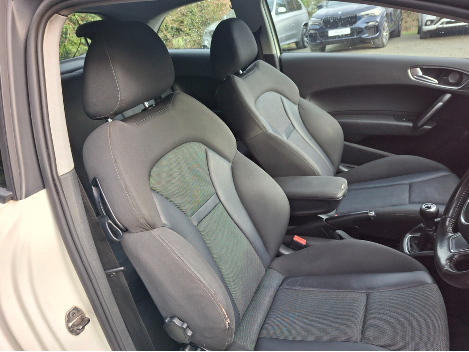2011 Audi A1 1.6 TDI 105 SPORT 3DR €4,500