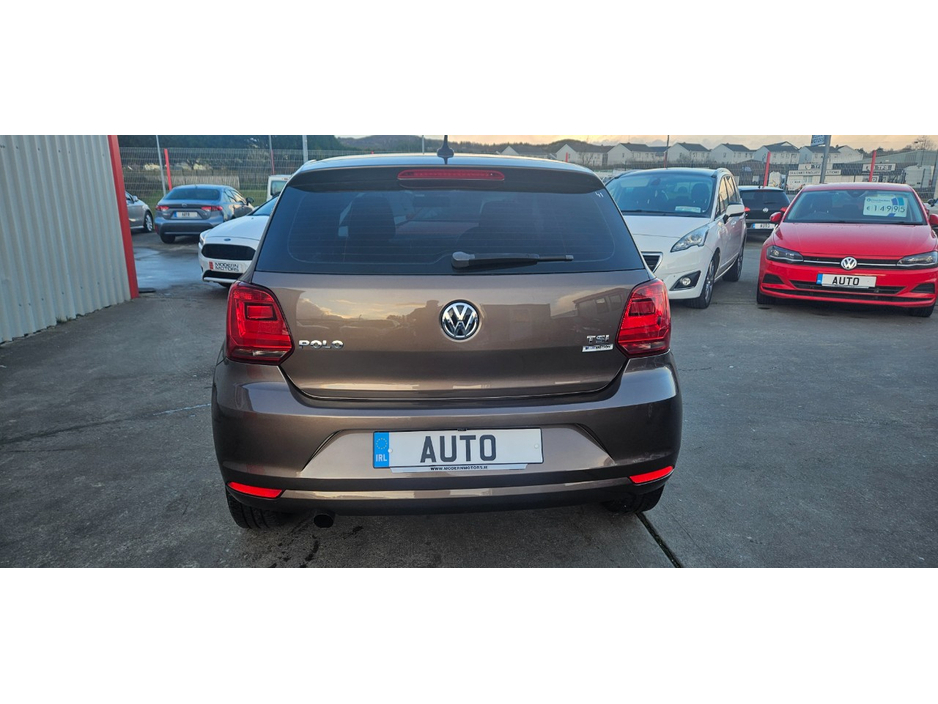 2015 Volkswagen Polo - image 6