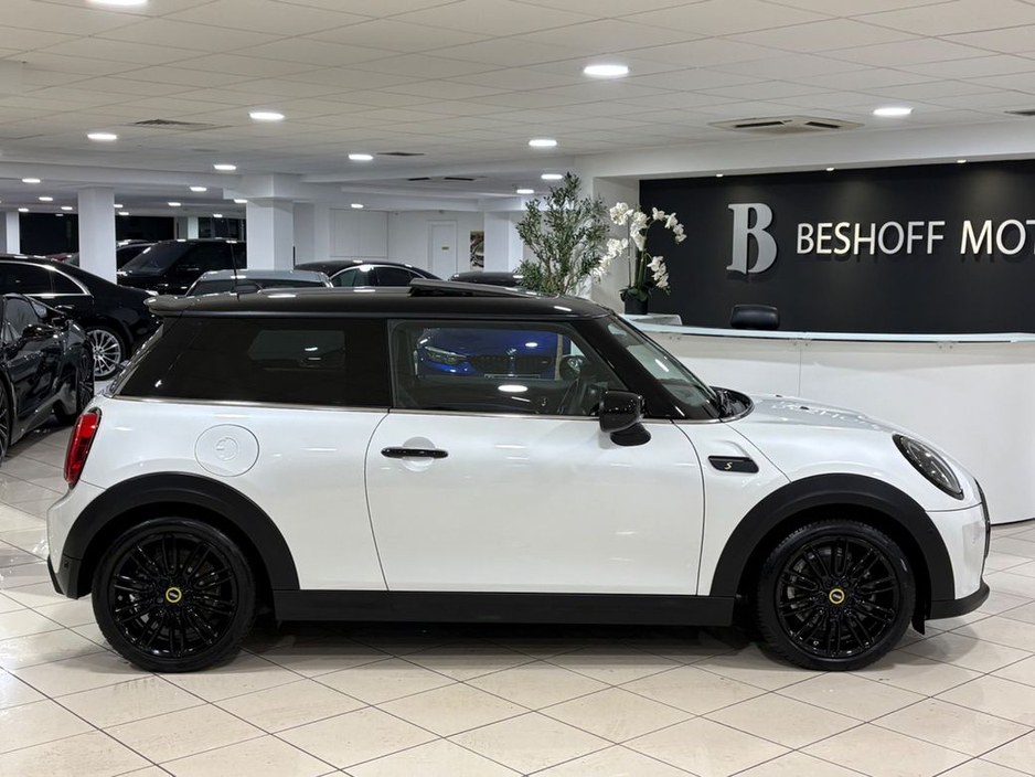 2024 MINI Hatch LEVEL 3 COOPER S=PAN ROOF//LOW MILES//AS NEW=FULL MINI SERVICE HISTORY=TAILORED FINANCE PACKAGES AVAILABLE=TRADE IN’S WELCOME €25,995