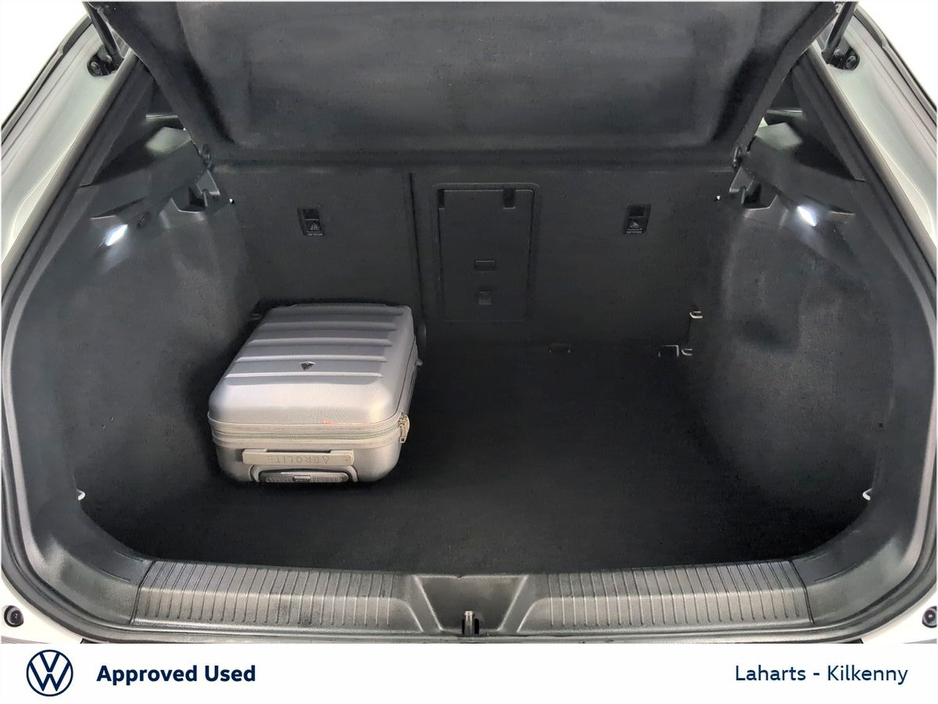 2023 Volkswagen ID.4 - image 10